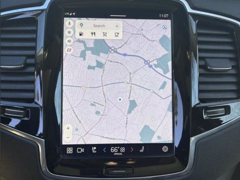 Used 2023 Volvo XC90 B6 Plus image 13