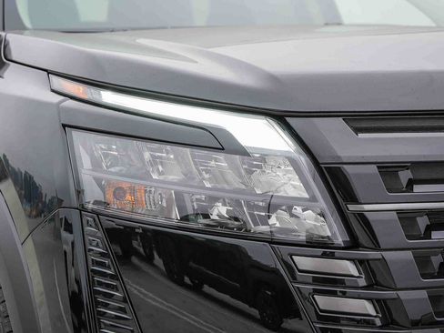 New 2026 Nissan Pathfinder SL w/ Cargo Package FWD image 4