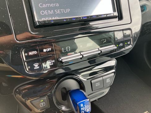 Used 2019 Toyota Prius XLE FWD image 20