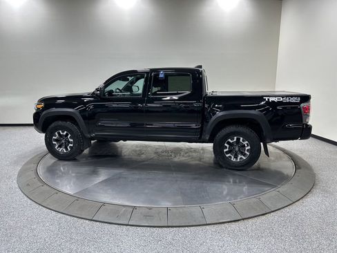 Used 2023 Toyota Tacoma TRD Off-Road w/ TRD Premium Off Road Package image 9
