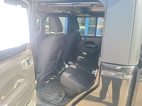 Used 2022 Jeep Gladiator Sport AWD/4WD image 12