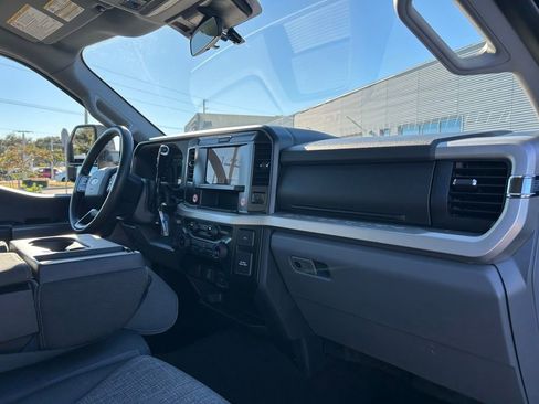 Used 2025 Ford F250 XLT AWD/4WD image 42