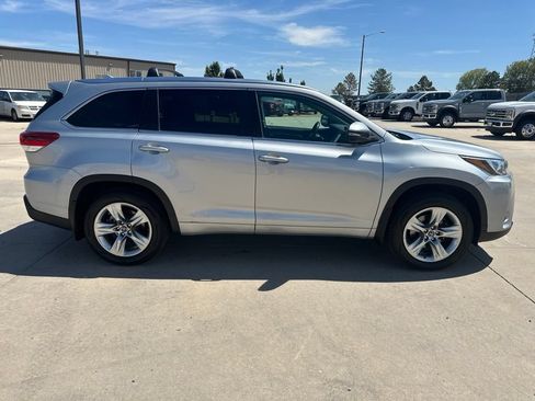 Used 2018 Toyota Highlander Limited AWD/4WD image 41