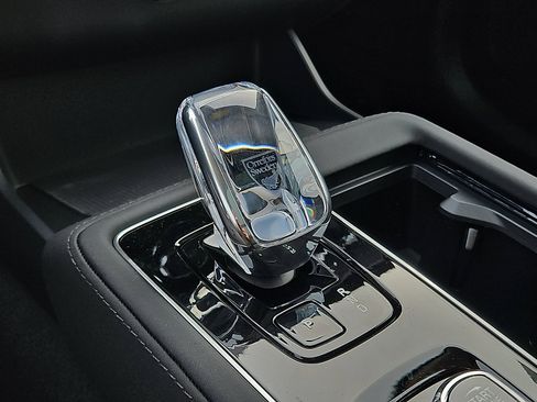 New 2026 Volvo XC90 B6 Ultra w/ Protection Package Premier AWD/4WD image 13