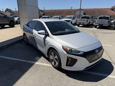 Used 2019 Hyundai Ioniq Electric FWD image 6