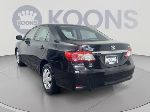 Used 2011 Toyota Corolla LE w/ Preferred Accessory Pkg FWD image 4