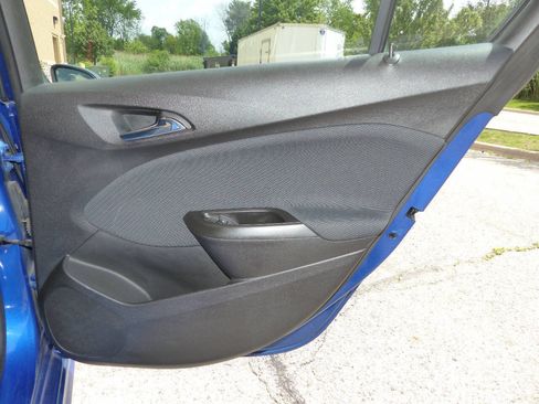 Used 2017 Chevrolet Cruze LT w/ Convenience Package FWD image 33