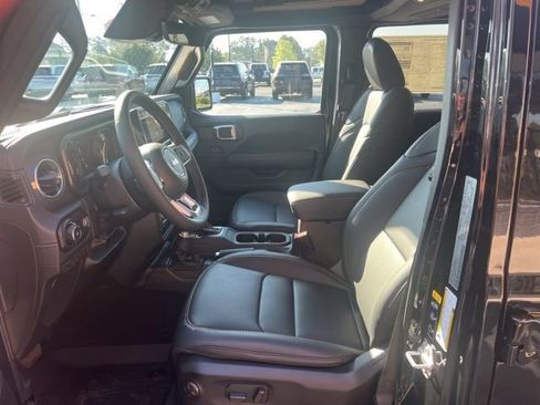 New 2026 Jeep Wrangler Unlimited Sahara AWD/4WD image 7