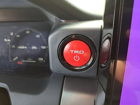 Certified 2024 Toyota Tacoma TRD Off-Road image 26