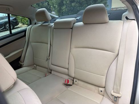 Used 2016 Subaru Legacy 2.5i Premium AWD/4WD image 39