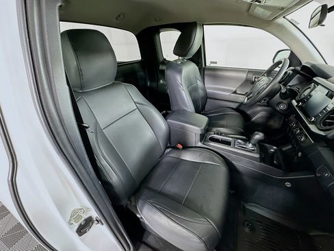Used 2020 Toyota Tacoma SR image 27