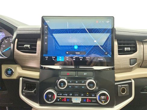 Used 2023 Ford Expedition Limited image 21
