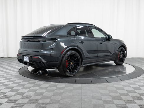 New 2026 Porsche Macan GTS Electric image 7