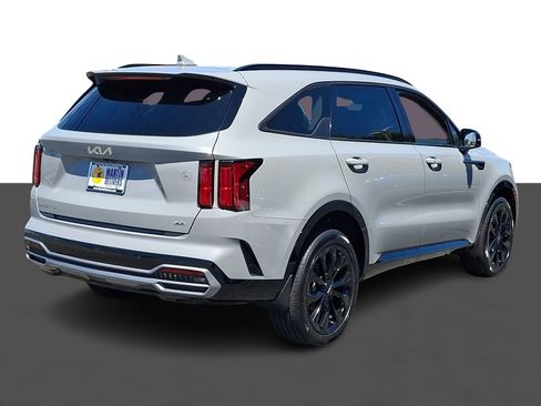 Used 2023 Kia Sorento SX AWD/4WD image 6