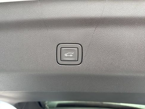New 2026 Chevrolet Suburban Premier AWD/4WD image 14