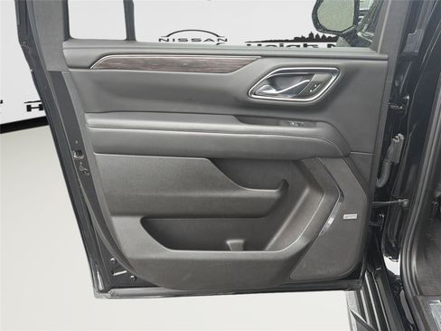 Used 2024 Chevrolet Suburban LT AWD/4WD image 25