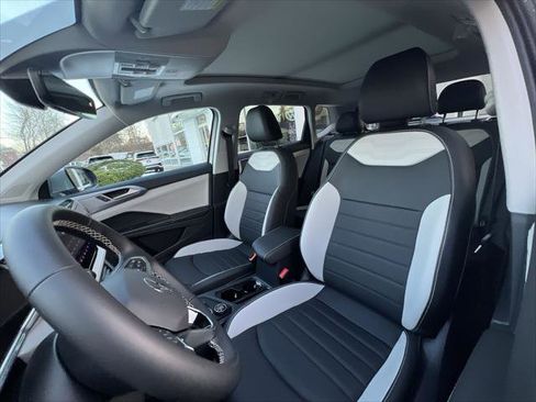 New 2026 Volkswagen Taos SEL image 11