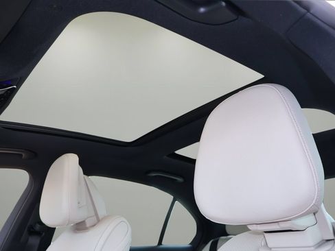 Used 2023 Mercedes-Benz C 300 Sedan image 24