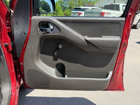 Used 2013 Nissan Frontier S RWD image 17