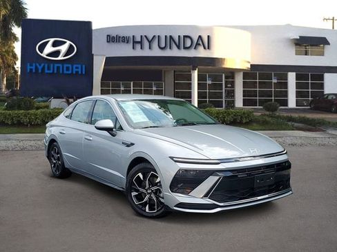 Certified 2025 Hyundai Sonata SEL FWD image 1