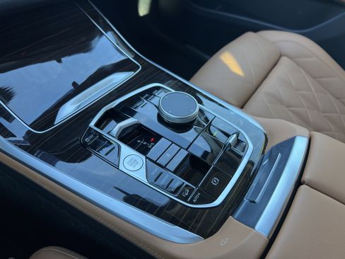 Certified 2025 BMW X7 xDrive40i image 26