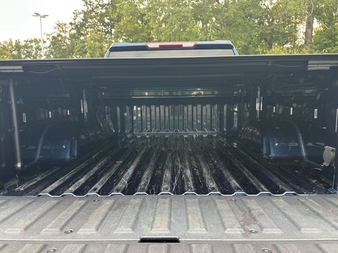 Used 2022 Chevrolet Silverado 1500 Custom w/ Safety Confidence Package RWD image 19