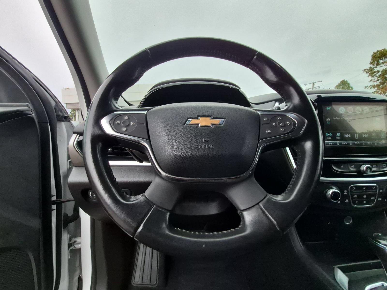 Used 2019 Chevrolet Traverse LT FWD image 22