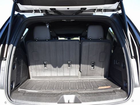 Used 2021 GMC Yukon SLT w/ SLT Premium Package image 7