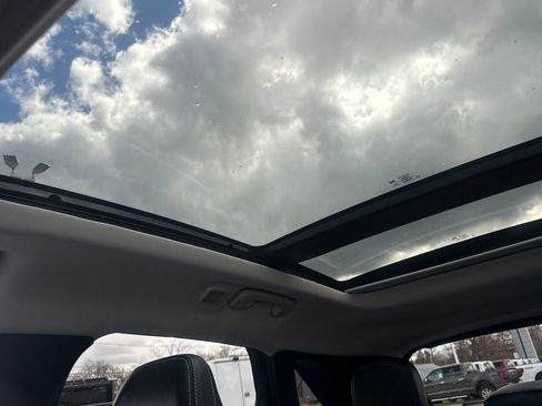 Used 2025 Ford Escape SE image 44