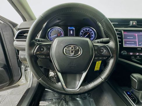 Used 2020 Toyota Camry SE FWD image 13