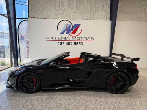 Used 2025 Chevrolet Corvette Z06 w/ Z07 Performance Package RWD image 34
