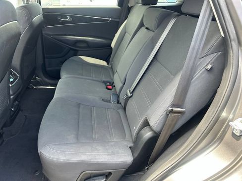 Used 2017 Kia Sorento AWD image 17