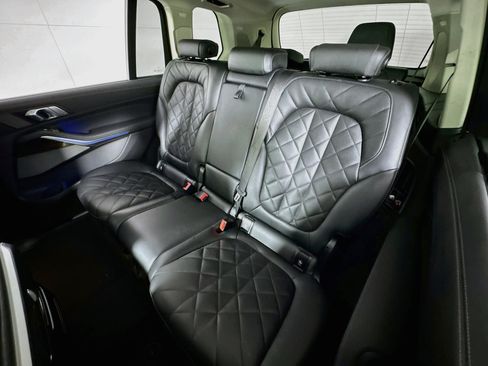 Used 2026 BMW X7 xDrive40i w/ Premium Package AWD/4WD image 24