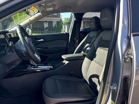 Used 2025 Chevrolet Trax ACTIV w/ Driver Confidence Package FWD image 6