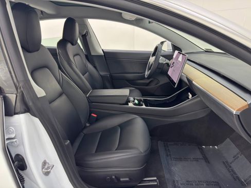 Used 2019 Tesla Model 3 Standard Range Plus image 15