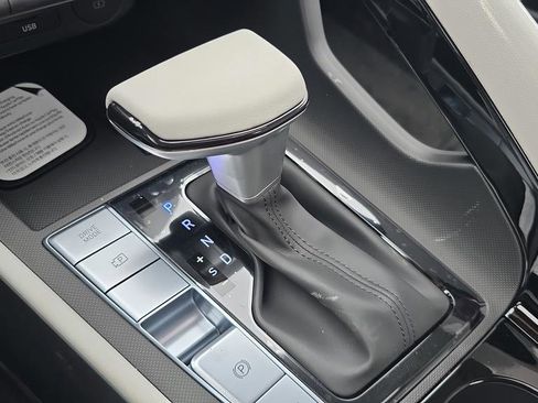New 2026 Hyundai Elantra Limited FWD image 14