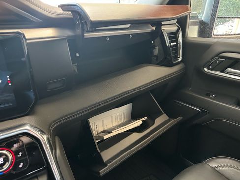 Used 2024 GMC Sierra 2500 Denali w/ Denali Reserve Package AWD/4WD image 47