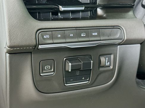 Used 2023 Cadillac Escalade Premium Luxury w/ Performance Package AWD/4WD image 10