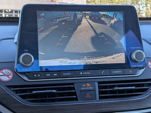 Used 2024 Nissan Altima 2.5 SV image 19