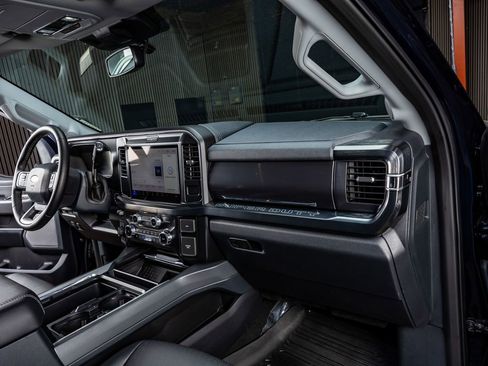 Used 2025 Ford F350 Lariat w/ Black Appearance Package image 18