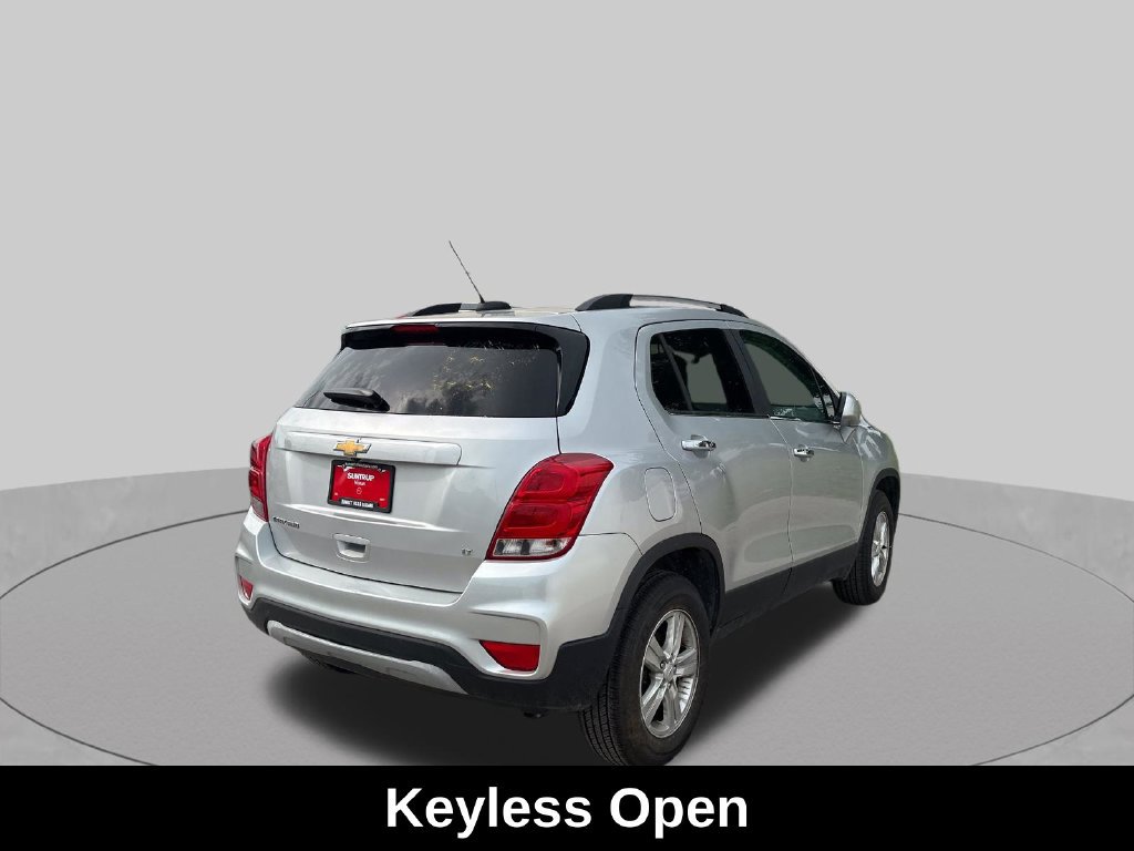 Used 2017 Chevrolet Trax LT w/ LT Convenience Package AWD/4WD image 6