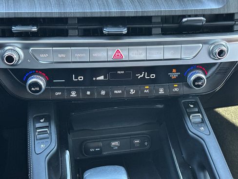 Certified 2024 Kia Telluride EX image 15