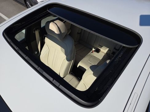 Used 2019 BMW 540i xDrive w/ Executive Package image 8