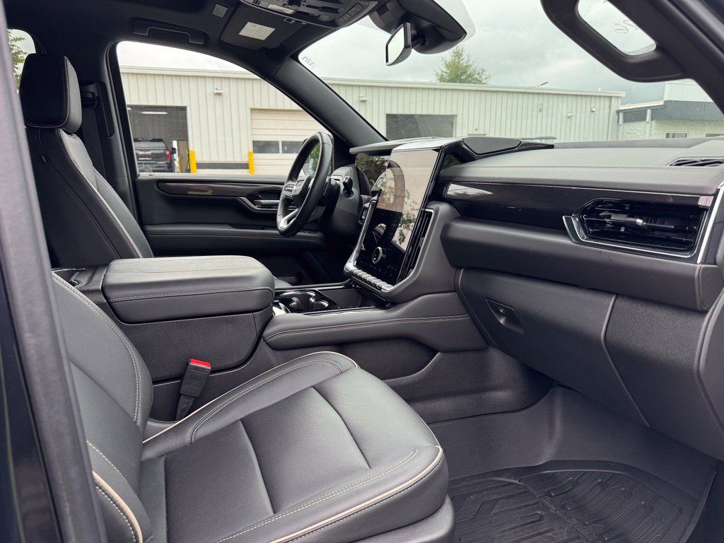 Used 2025 GMC Yukon Elevation w/ LPO, Floor Liner Package AWD/4WD image 12