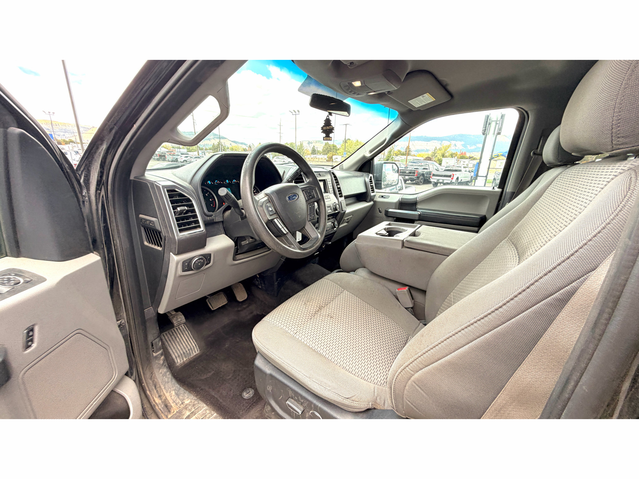 Used 2016 Ford F150 XLT AWD/4WD image 17