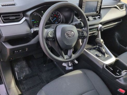 Certified 2022 Toyota RAV4 LE AWD/4WD image 12