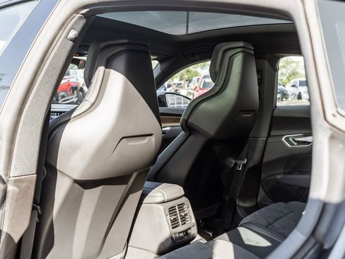 Used 2022 Audi e-tron GT Premium Plus image 23