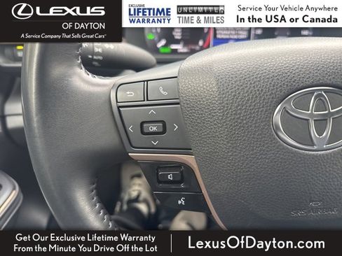 Used 2023 Toyota Crown Limited image 16