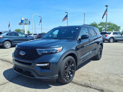 Certified 2024 Ford Explorer ST-Line w/ Class IV Trailer Tow Package AWD/4WD image 3