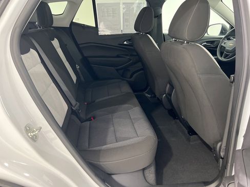 Used 2025 Chevrolet Trax LS image 22